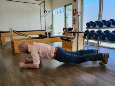 how not to plank, dropped hips.